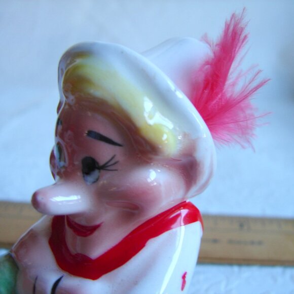 Vtg Elves Salt & Pepper SHAKER SET, Victoria Ceramics, Japan Figural Elf Feather - Picture 8 of 9